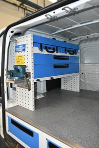 02_Fiorino so zásuvkami, držiakom zveráku a ďalšími prvkami Syncro Ultra